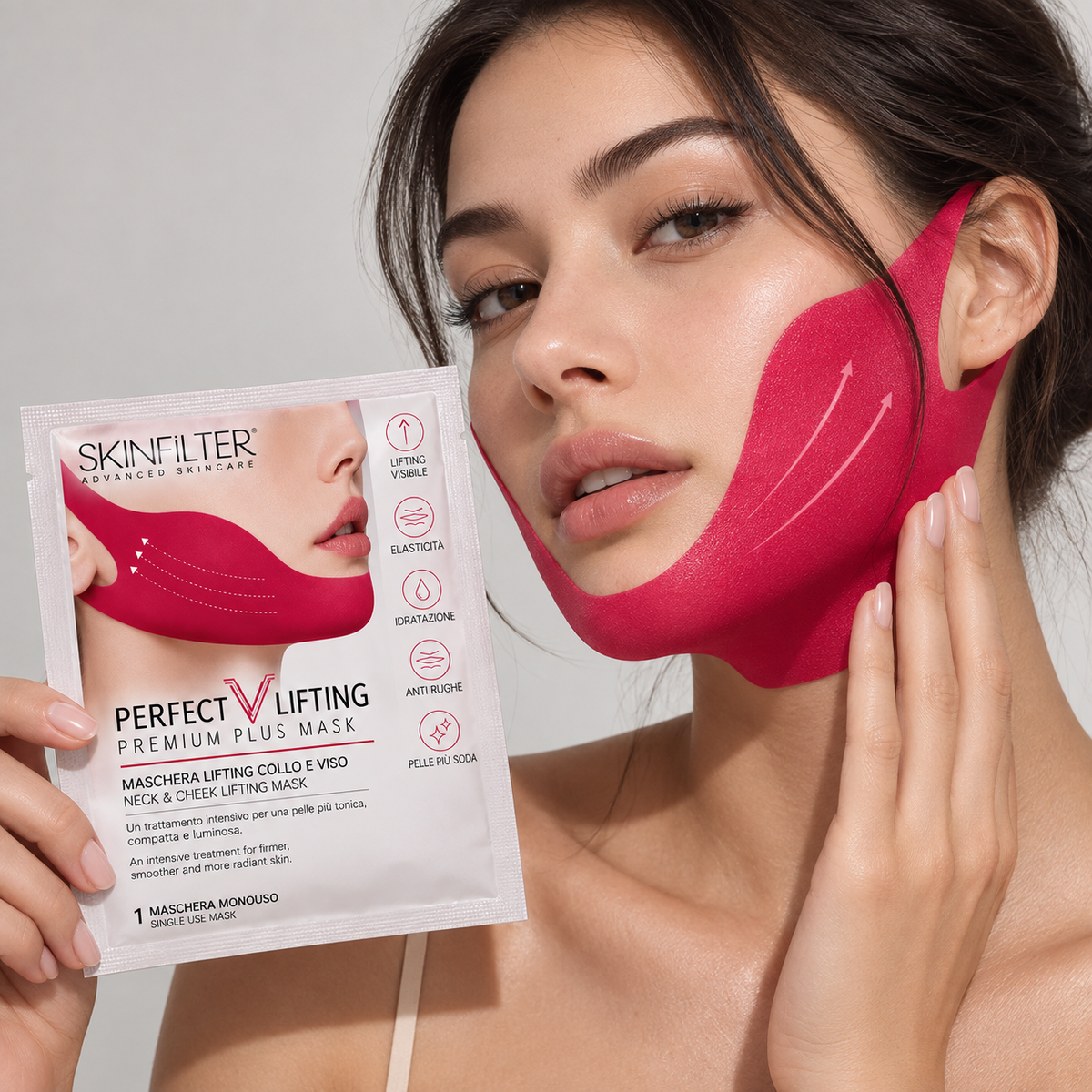 Perfect V Lifting Premium Plus Mask SKINFILTER indossata da modella
