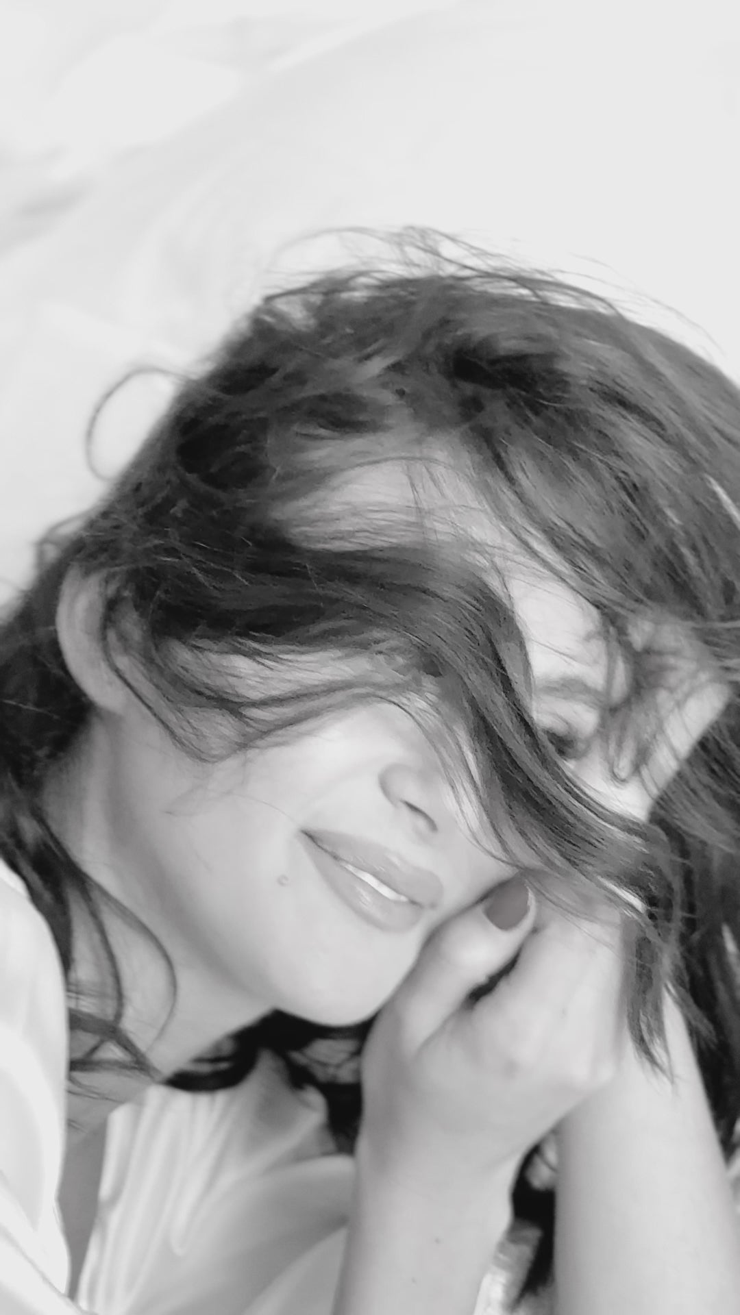 Carica il video: 